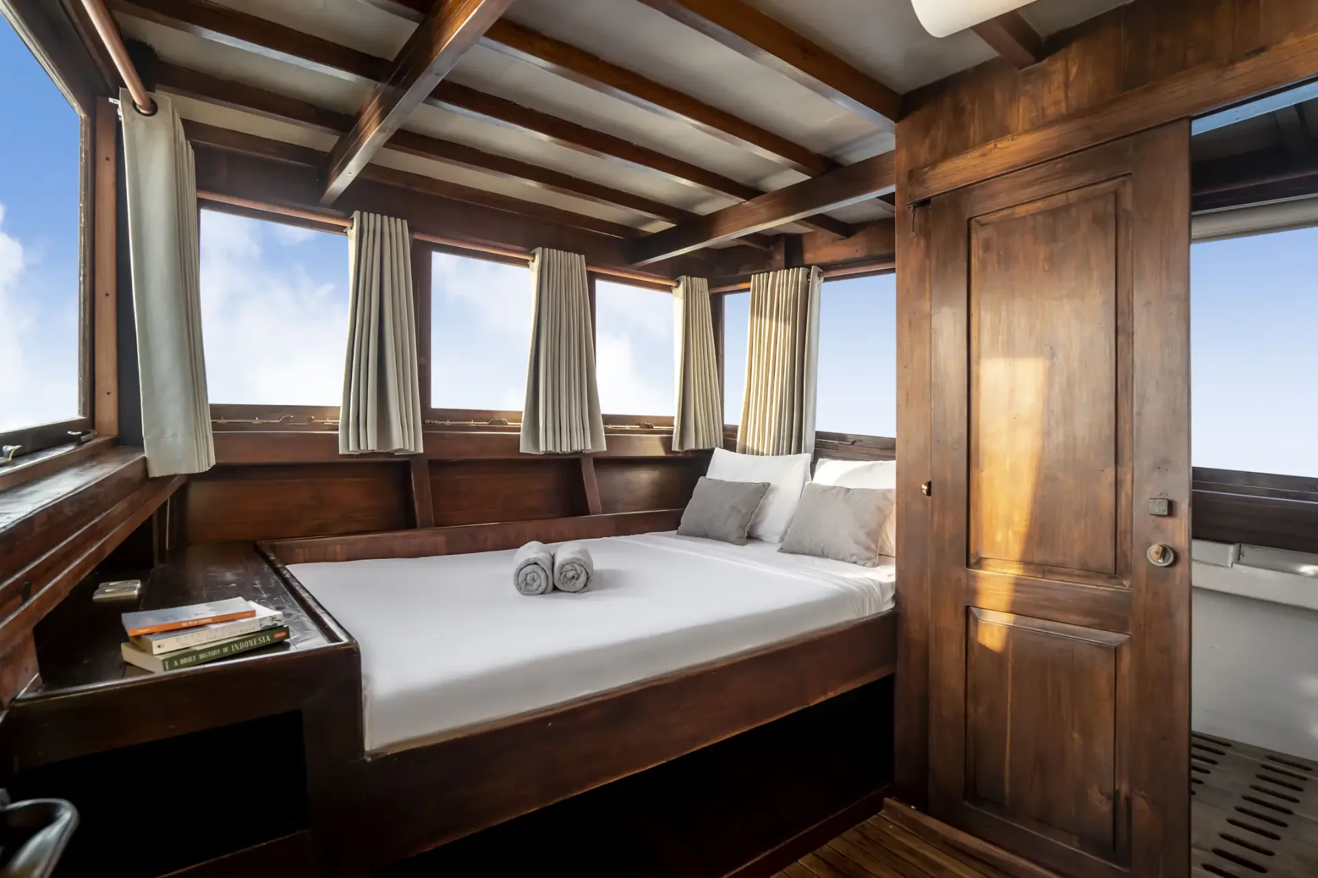 Ikan Kayu yacht at Manta Point Komodo