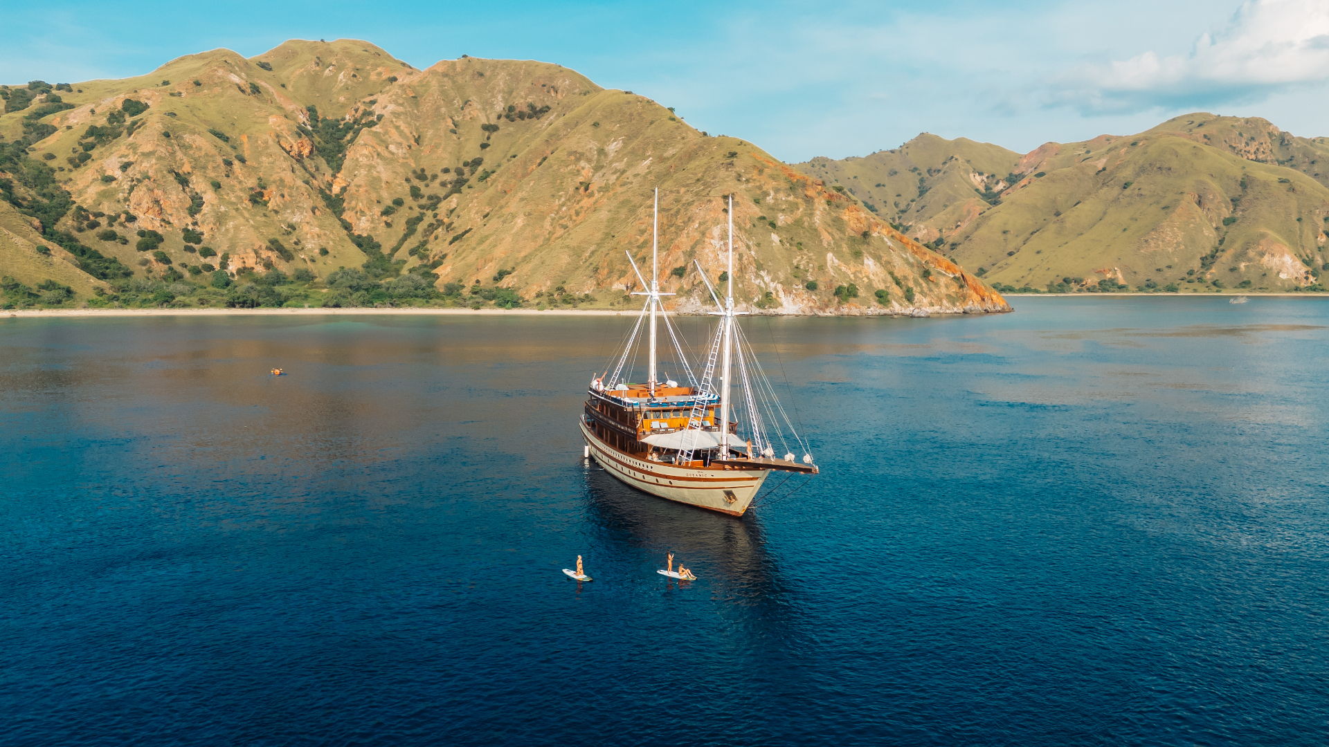The Maj Oceanic — Ultra-Luxury yacht in Komodo (6 of 6)