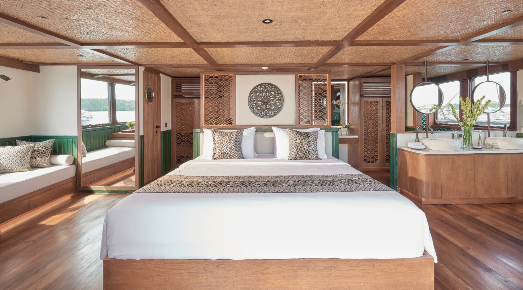 Samsara Samudra yacht at Manta Point Komodo