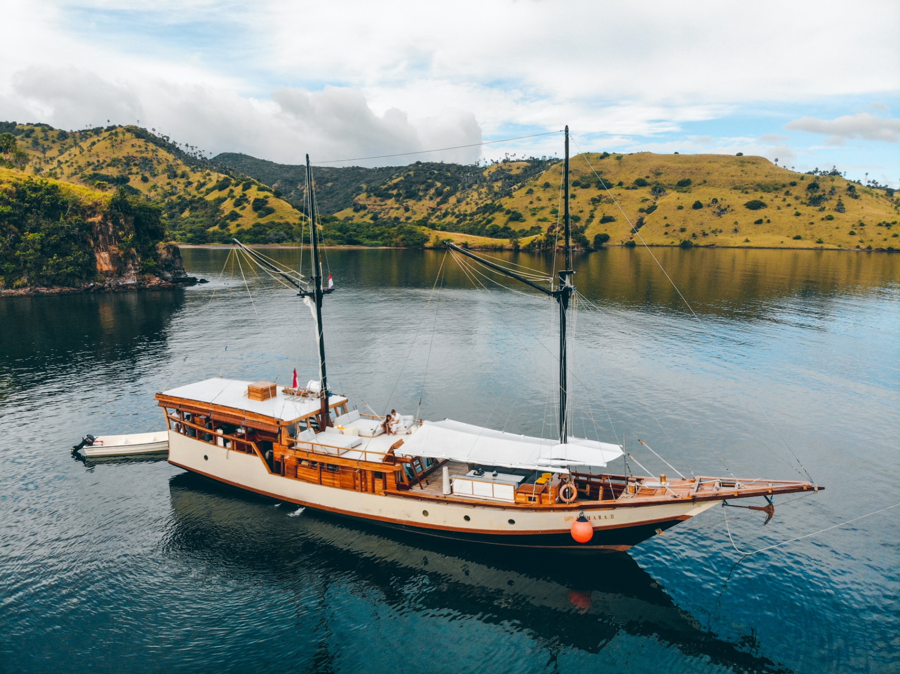 Samara II — Classic Phinisi yacht in Komodo (5 of 6)