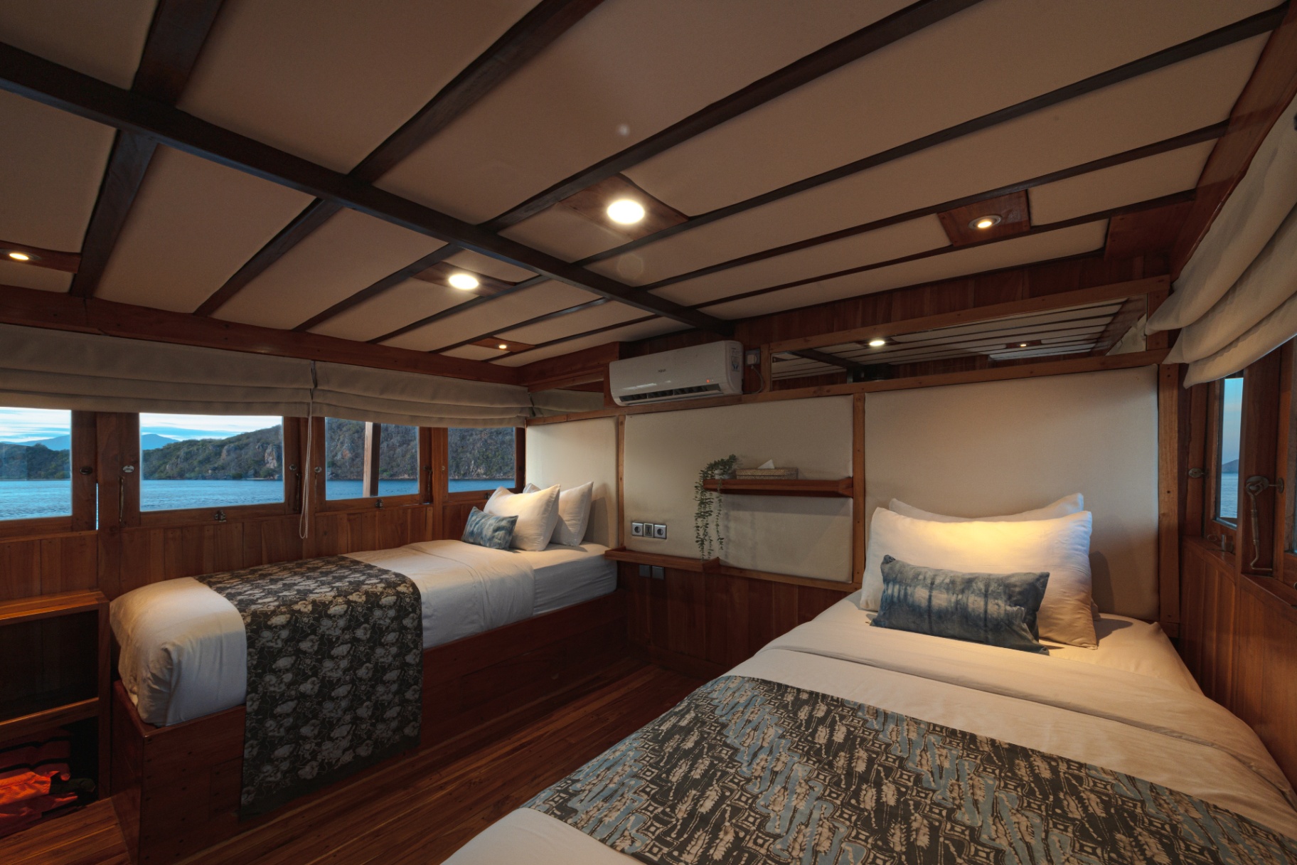 Augustine Phinisi private yacht charter in Komodo