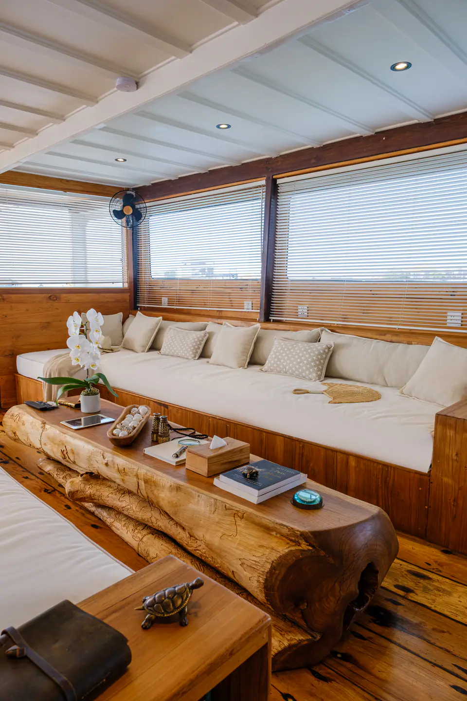 Aliikai cabin for Komodo yacht charter