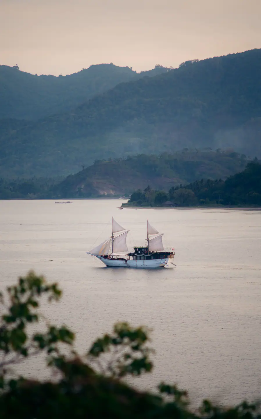 Ikan Kayu yacht at Manta Point Komodo
