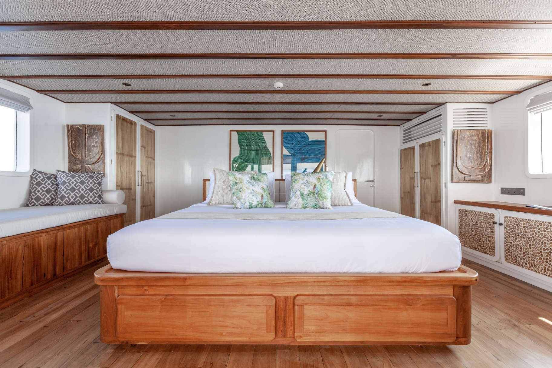 Rebel private yacht charter in Komodo