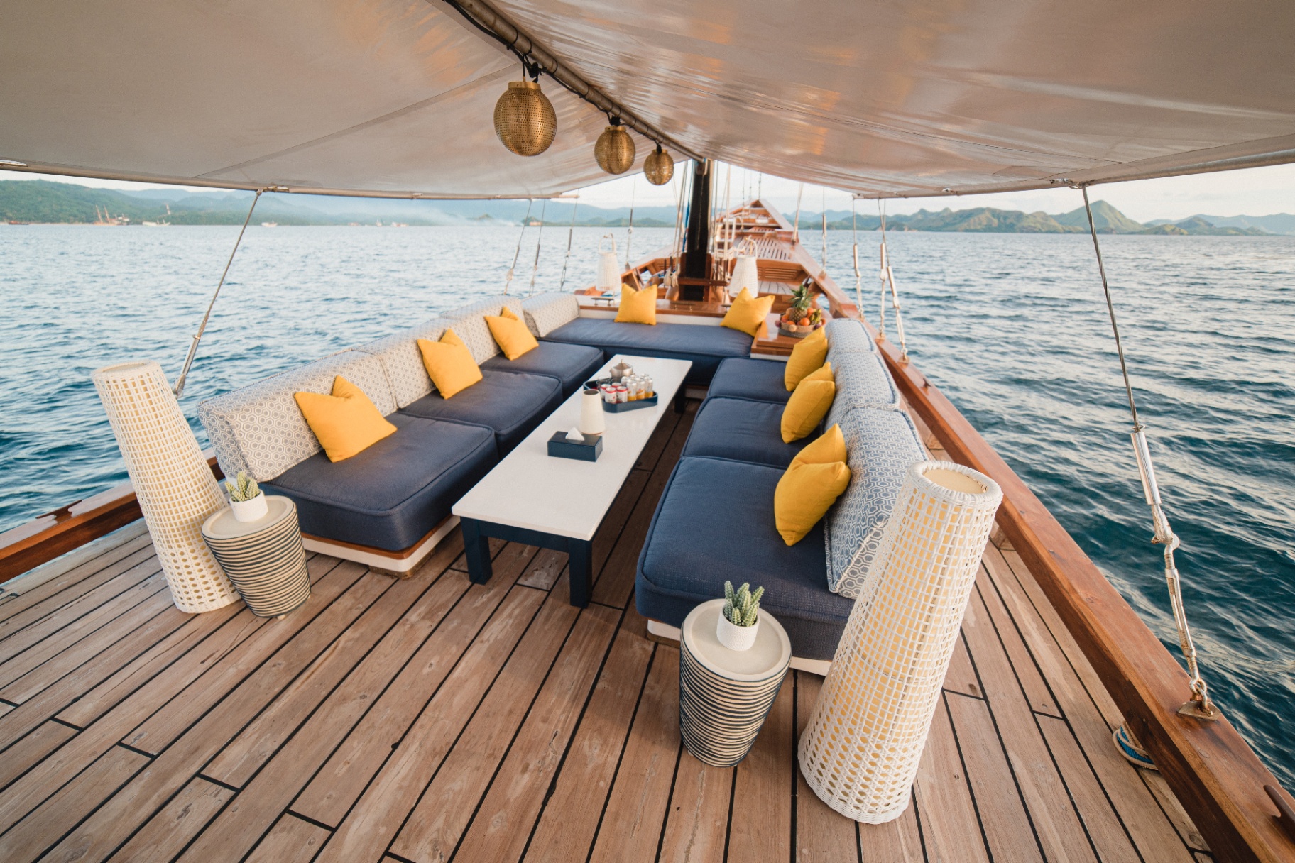 Samara II deck on private yacht in Komodo National Park