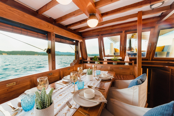 Samara II deck on private yacht in Komodo National Park