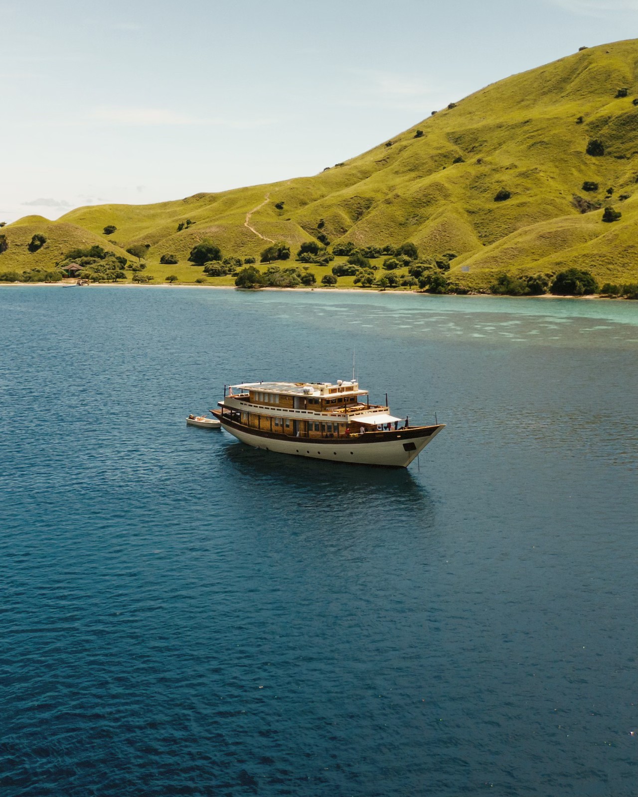 Mischief private yacht charter in Komodo — photo 32