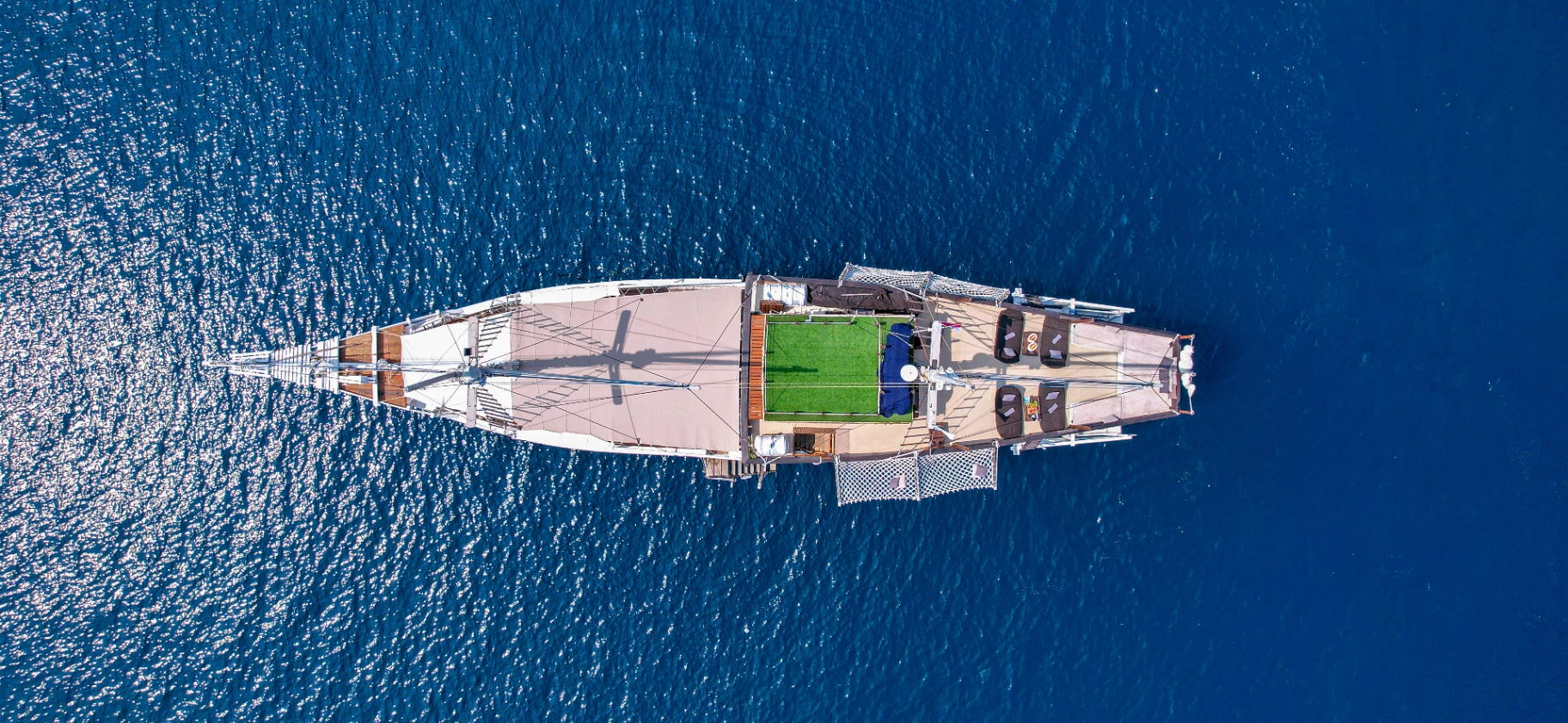 Ikan Kayu — Classic Phinisi yacht in Komodo (3 of 6)