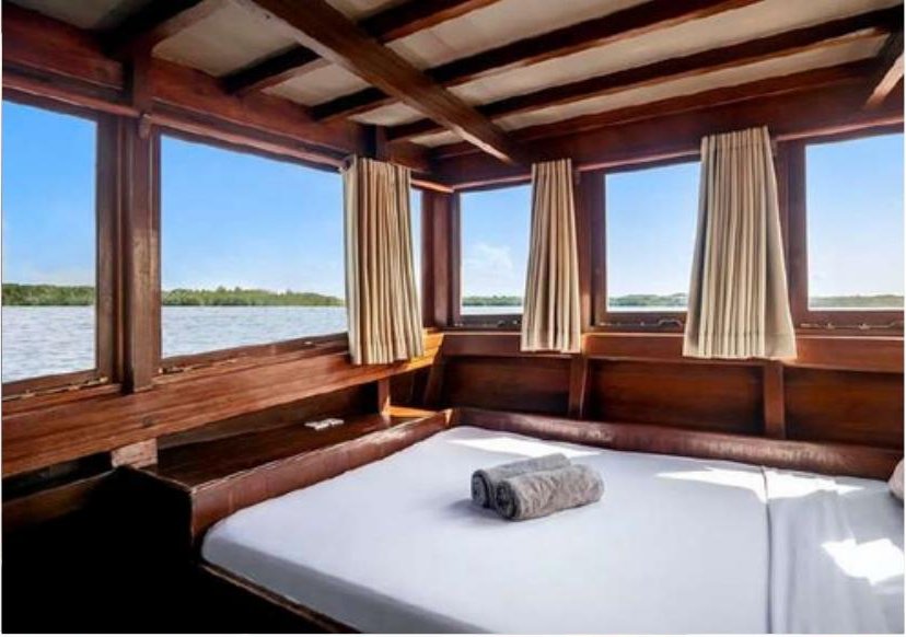 Ikan Kayu cabin for Komodo yacht charter