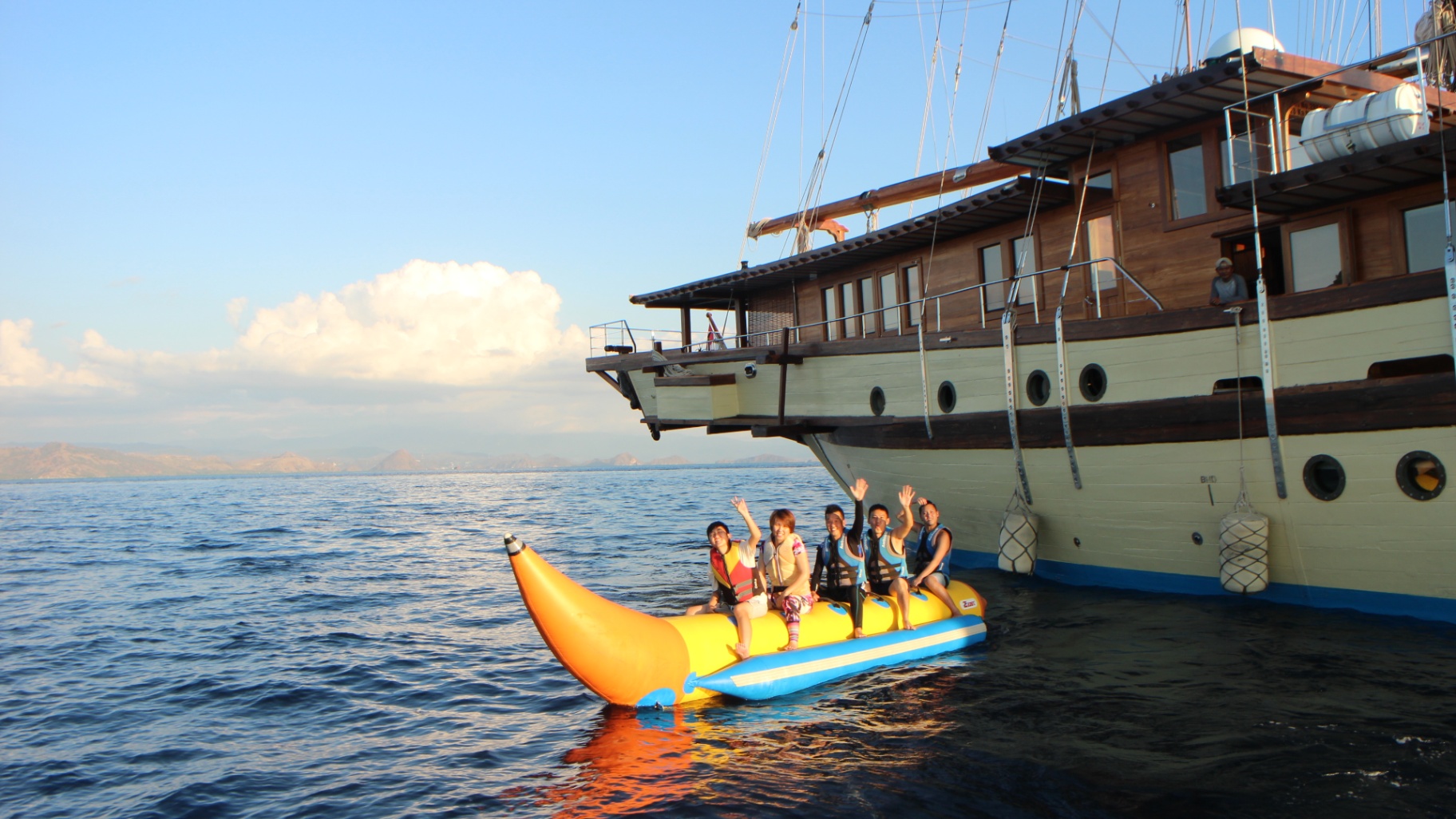 Lamima cabin for Komodo yacht charter