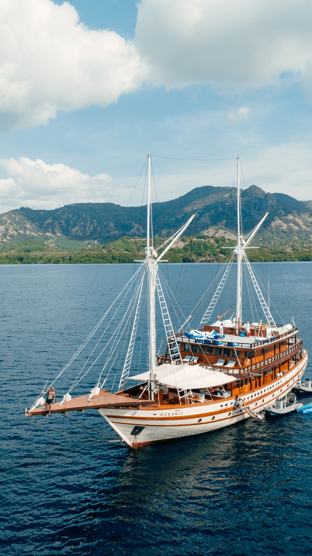 The Maj Oceanic — Ultra-Luxury yacht in Komodo (2 of 6)