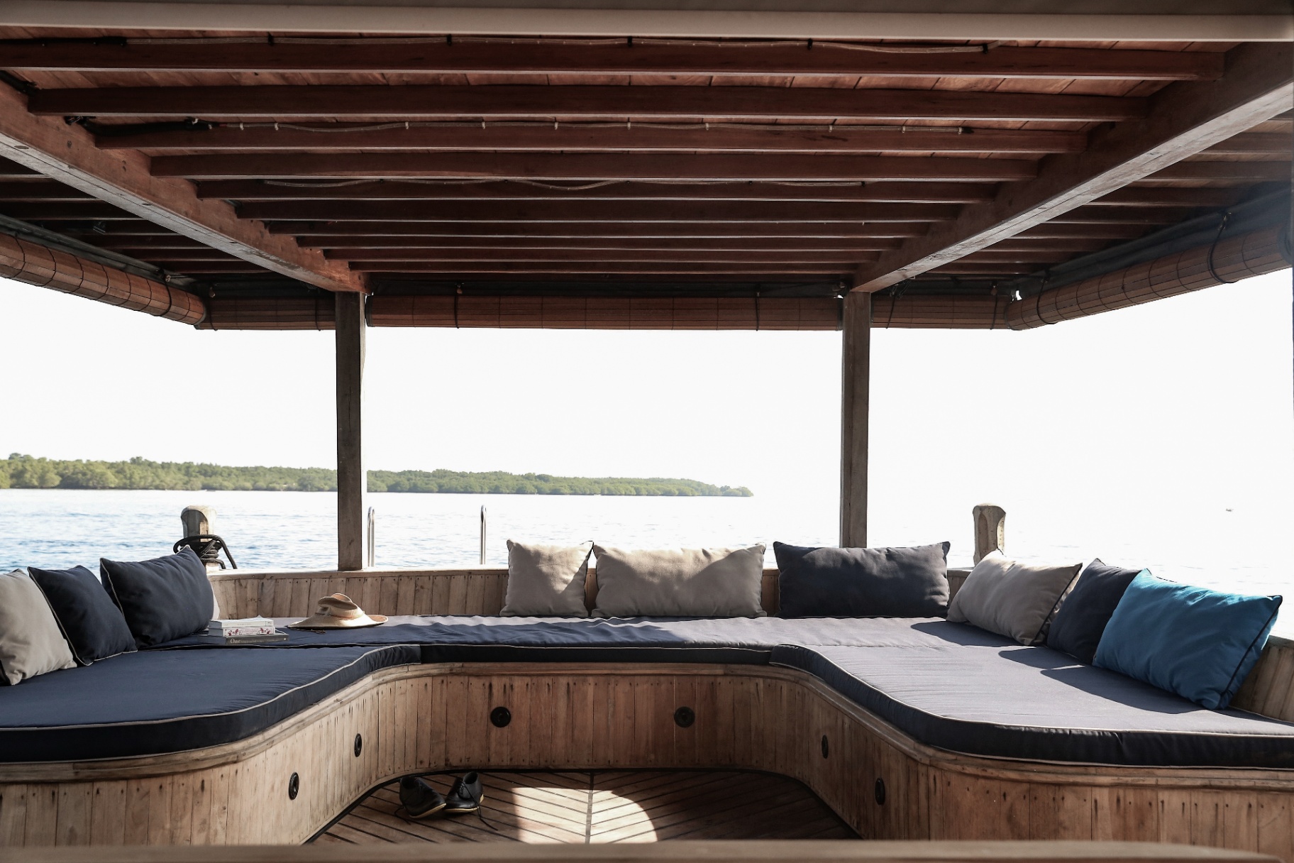 Splendour phinisi yacht near Padar Island