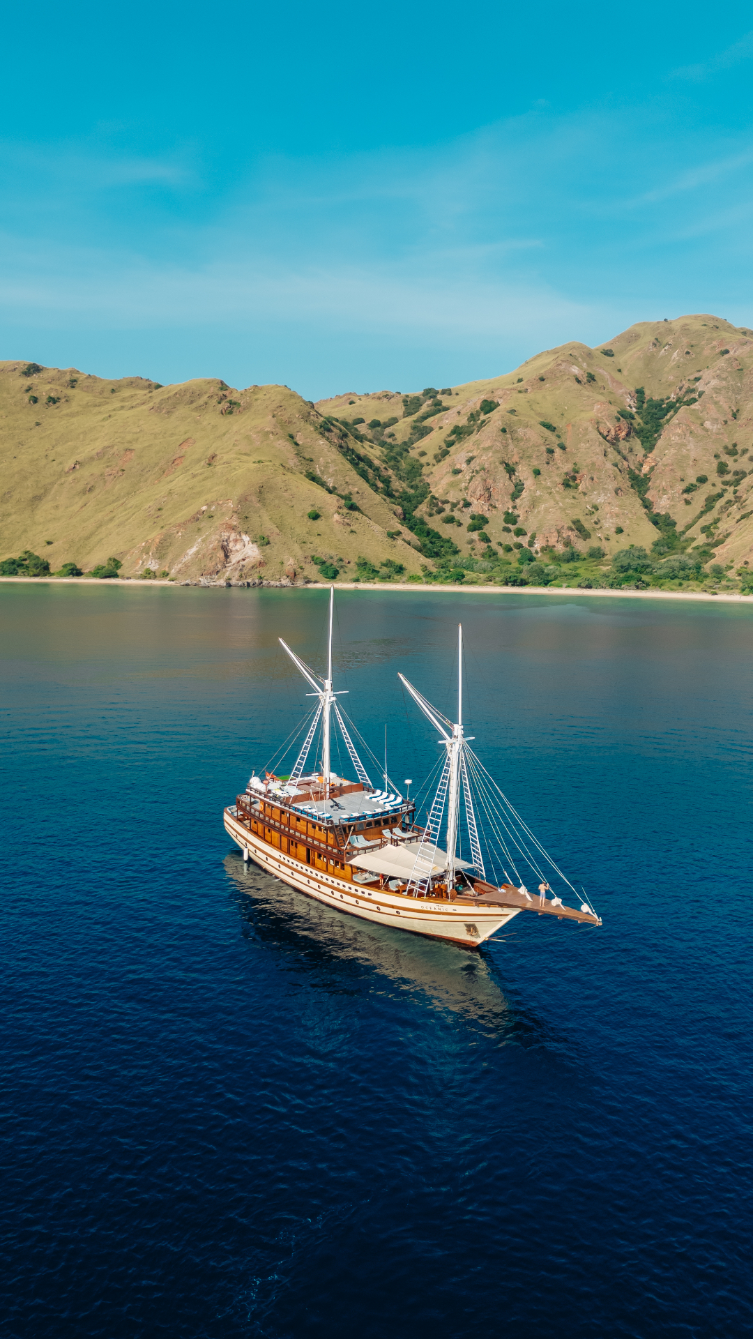 The Maj Oceanic — Ultra-Luxury yacht in Komodo (3 of 6)