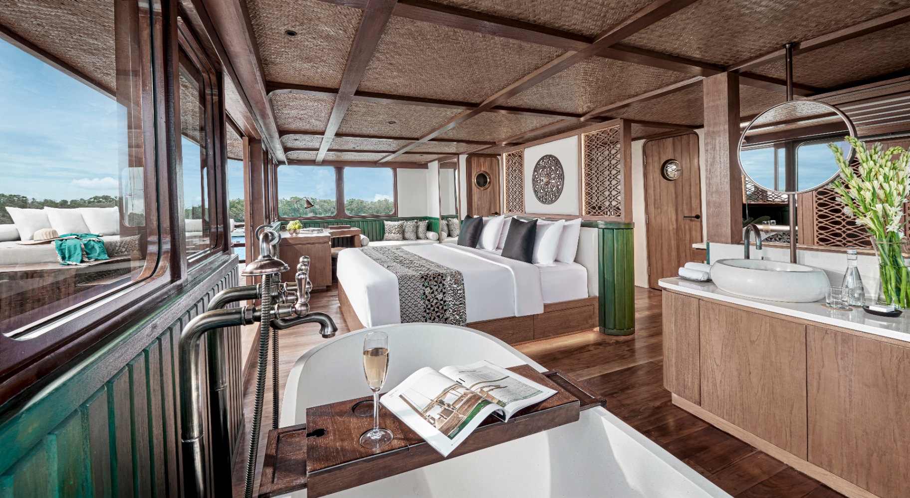 Samsara Samudra yacht at Manta Point Komodo