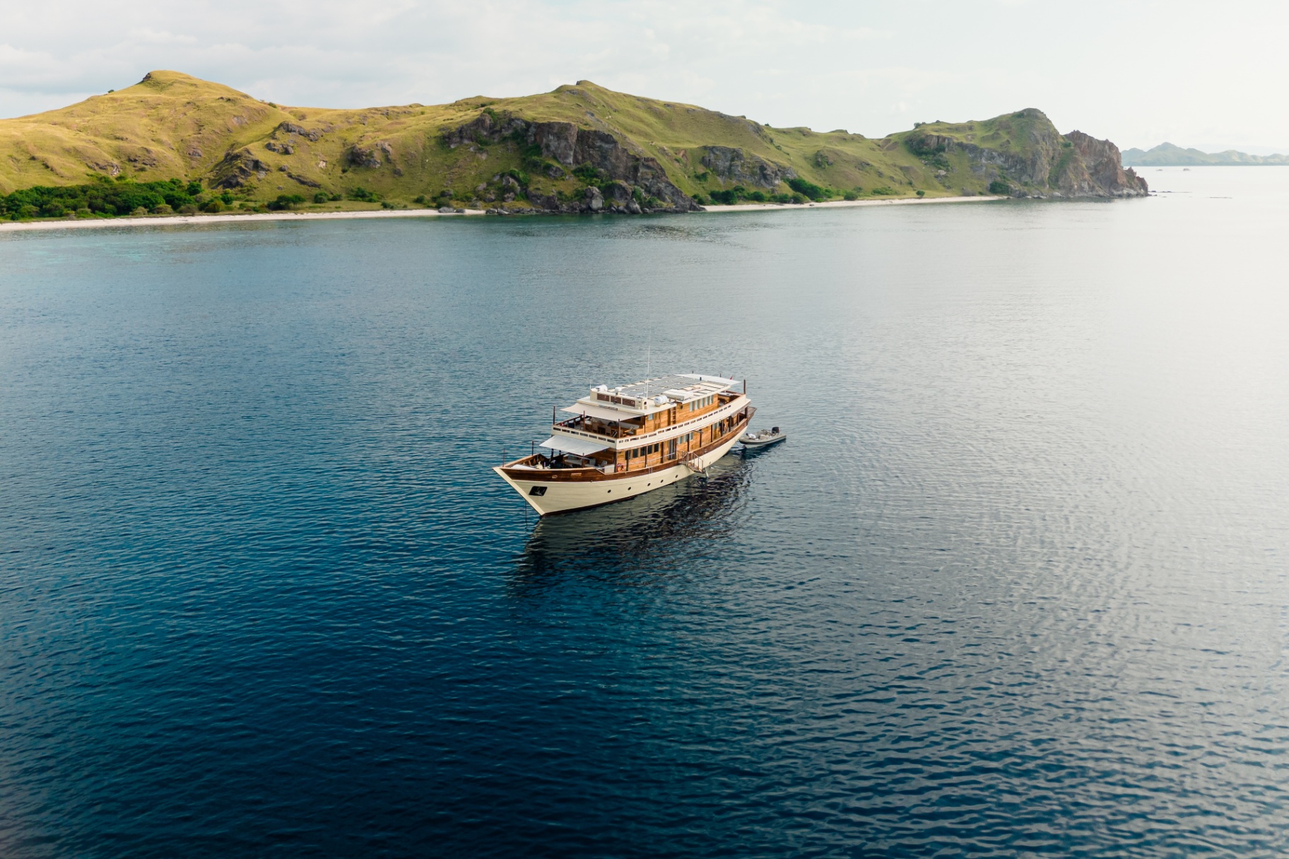 Mischief private yacht charter in Komodo — photo 31