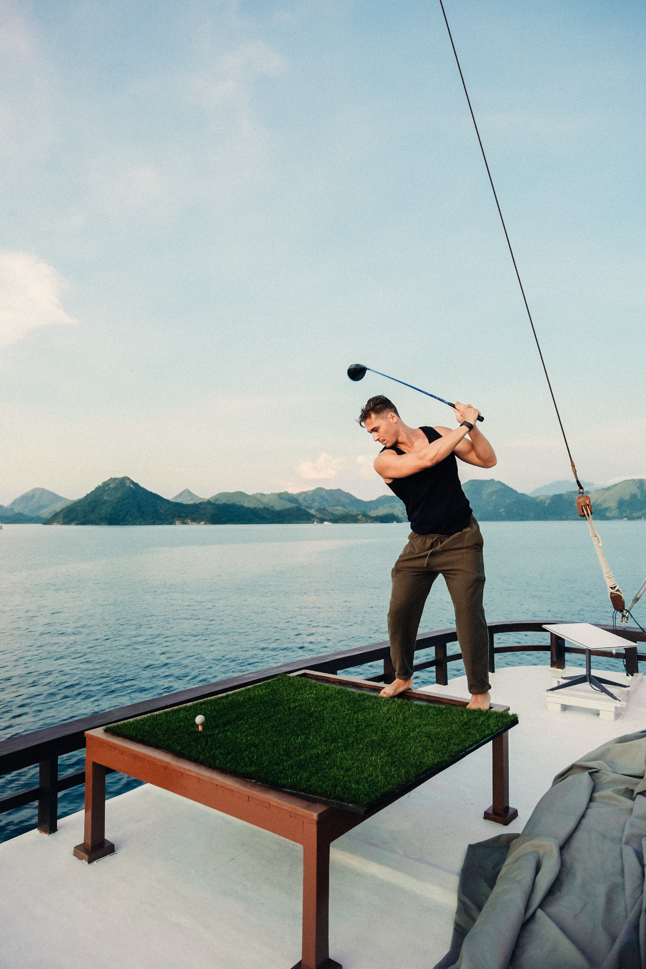 The Maj Oceanic cabin for Komodo yacht charter