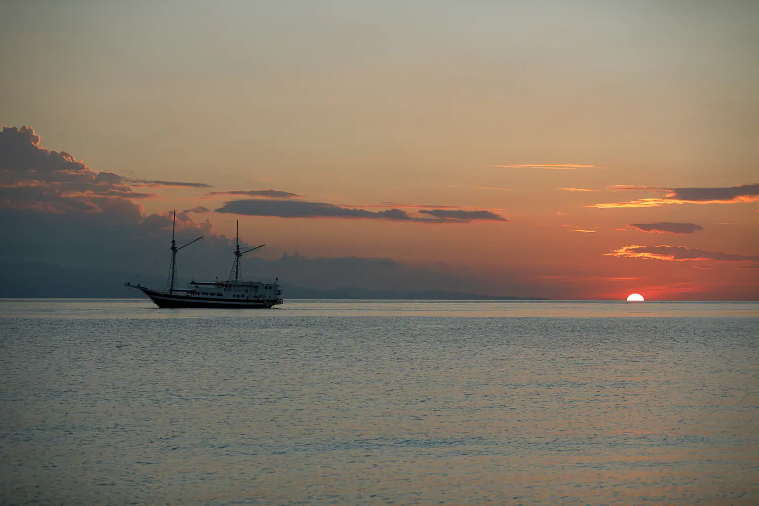 Aliikai yacht at Manta Point Komodo