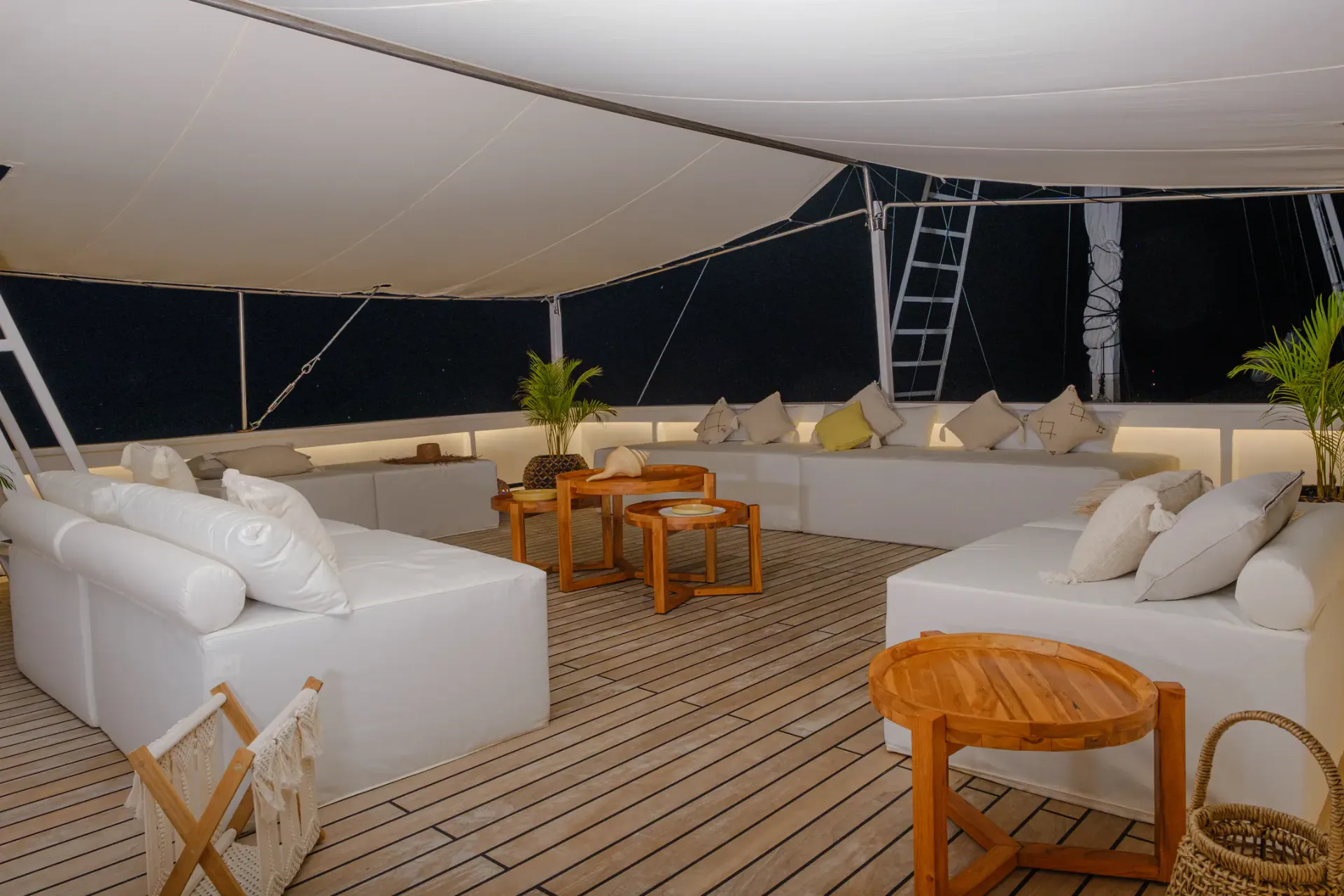 Aliikai deck on private yacht in Komodo National Park