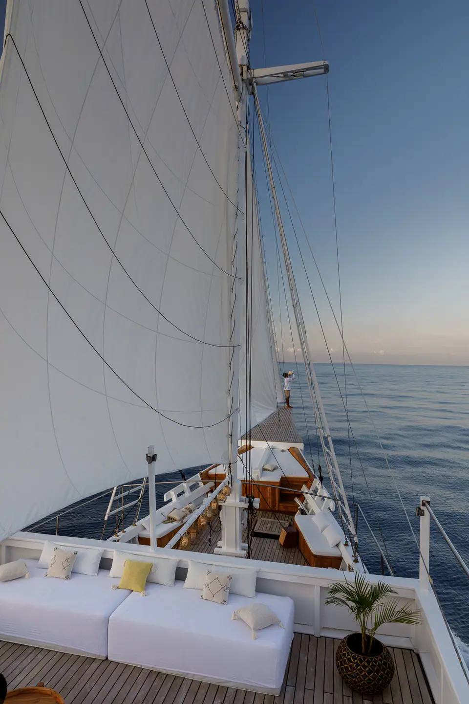 Aliikai phinisi yacht near Padar Island