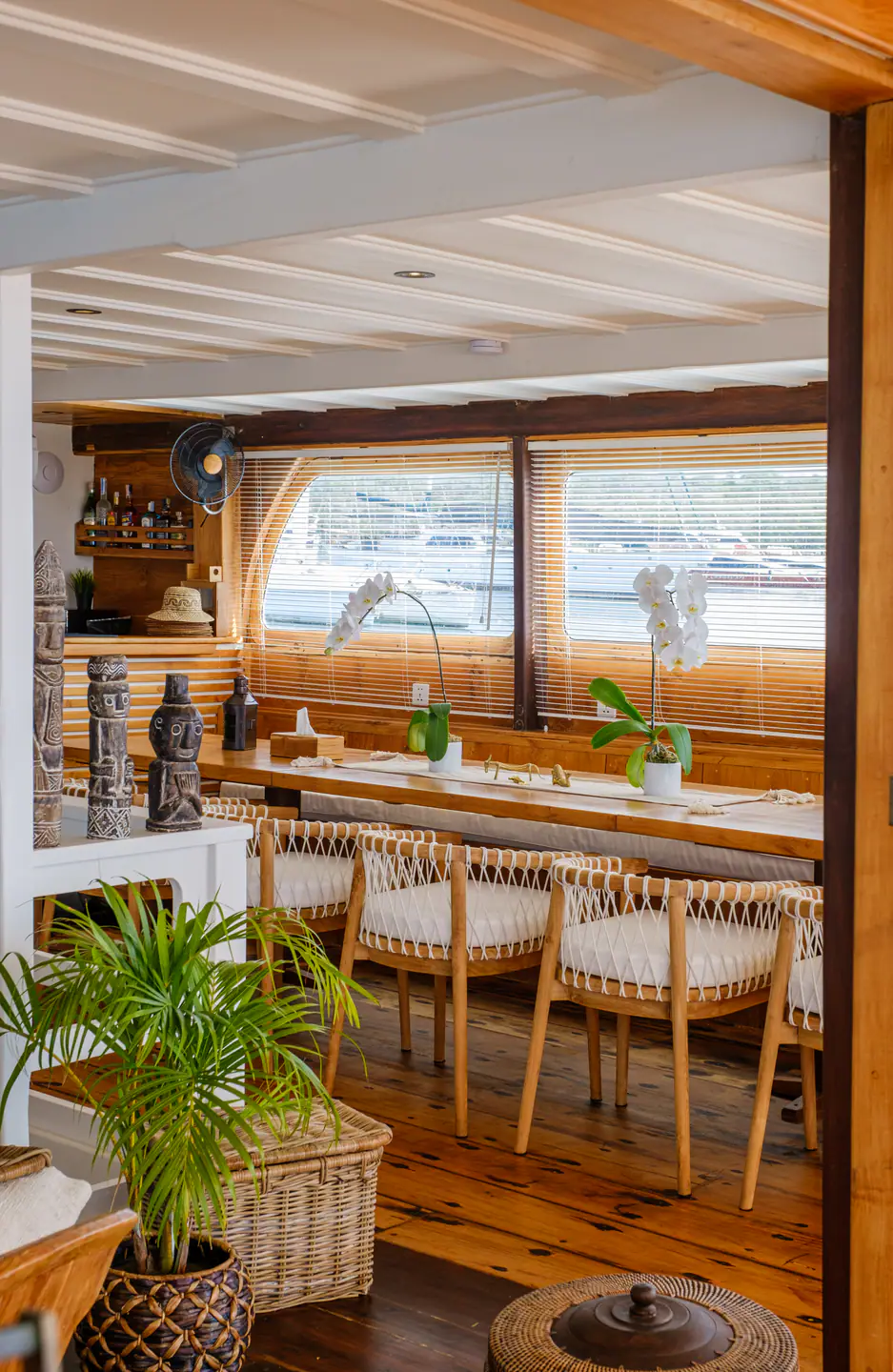 Aliikai private yacht charter in Komodo