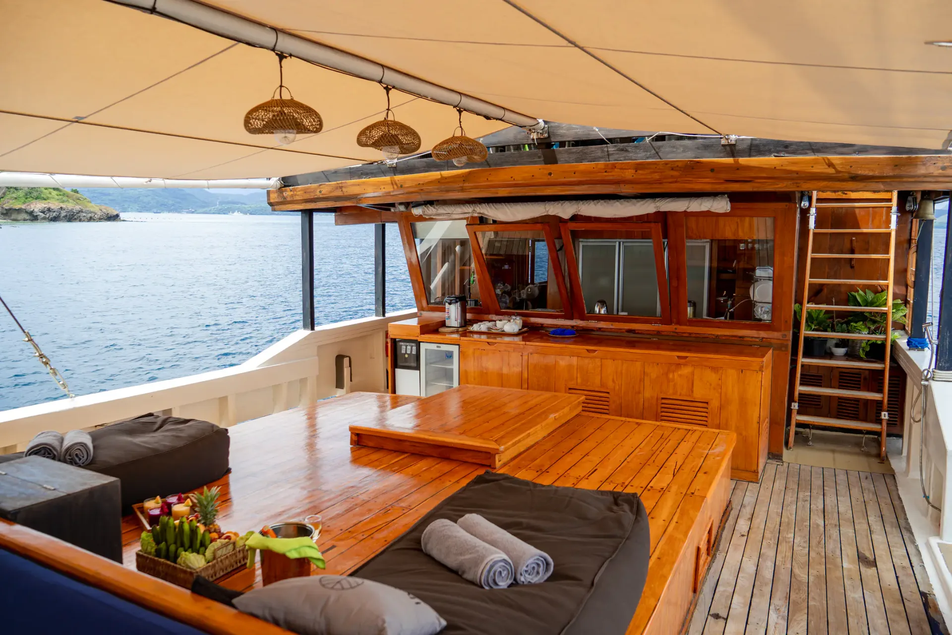 Ikan Kayu yacht from Labuan Bajo, Flores