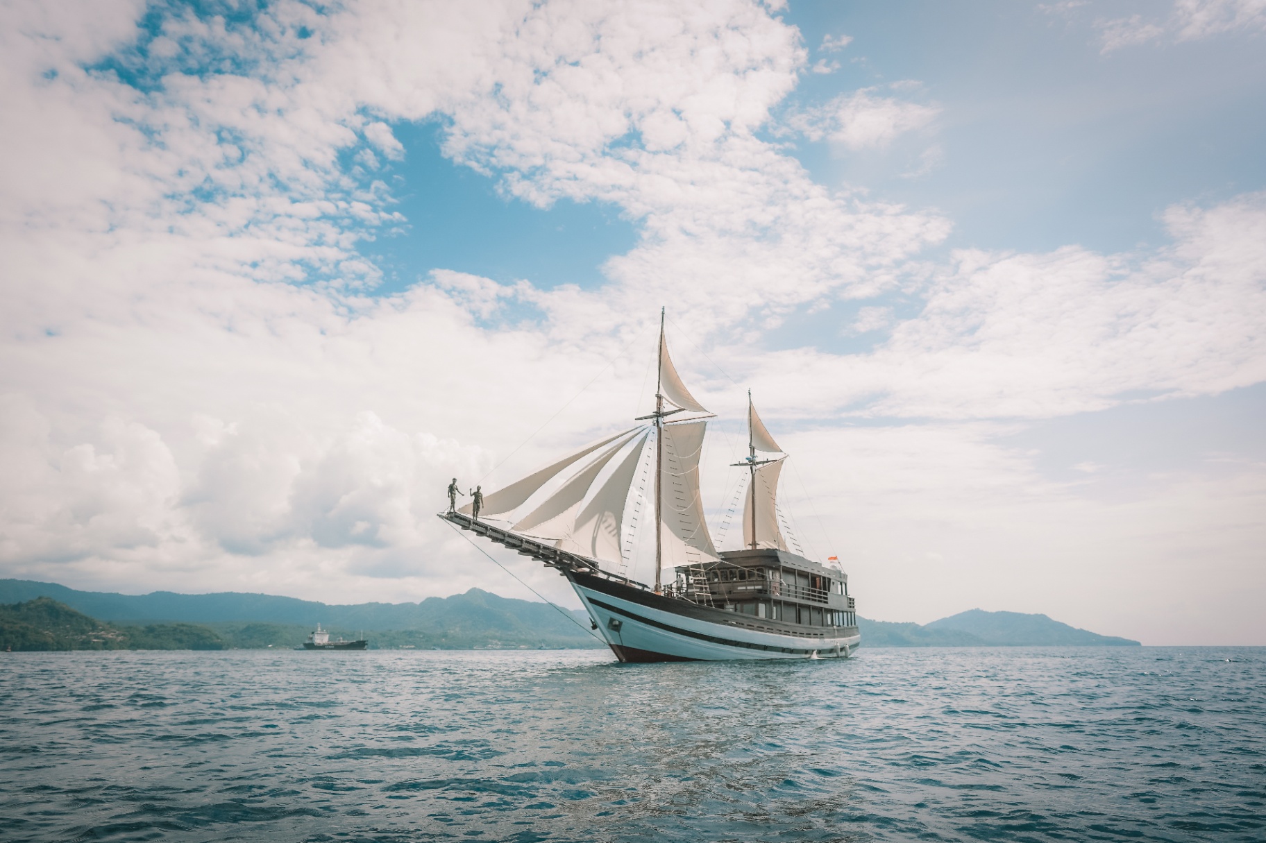 Samsara Samudra private yacht charter in Komodo