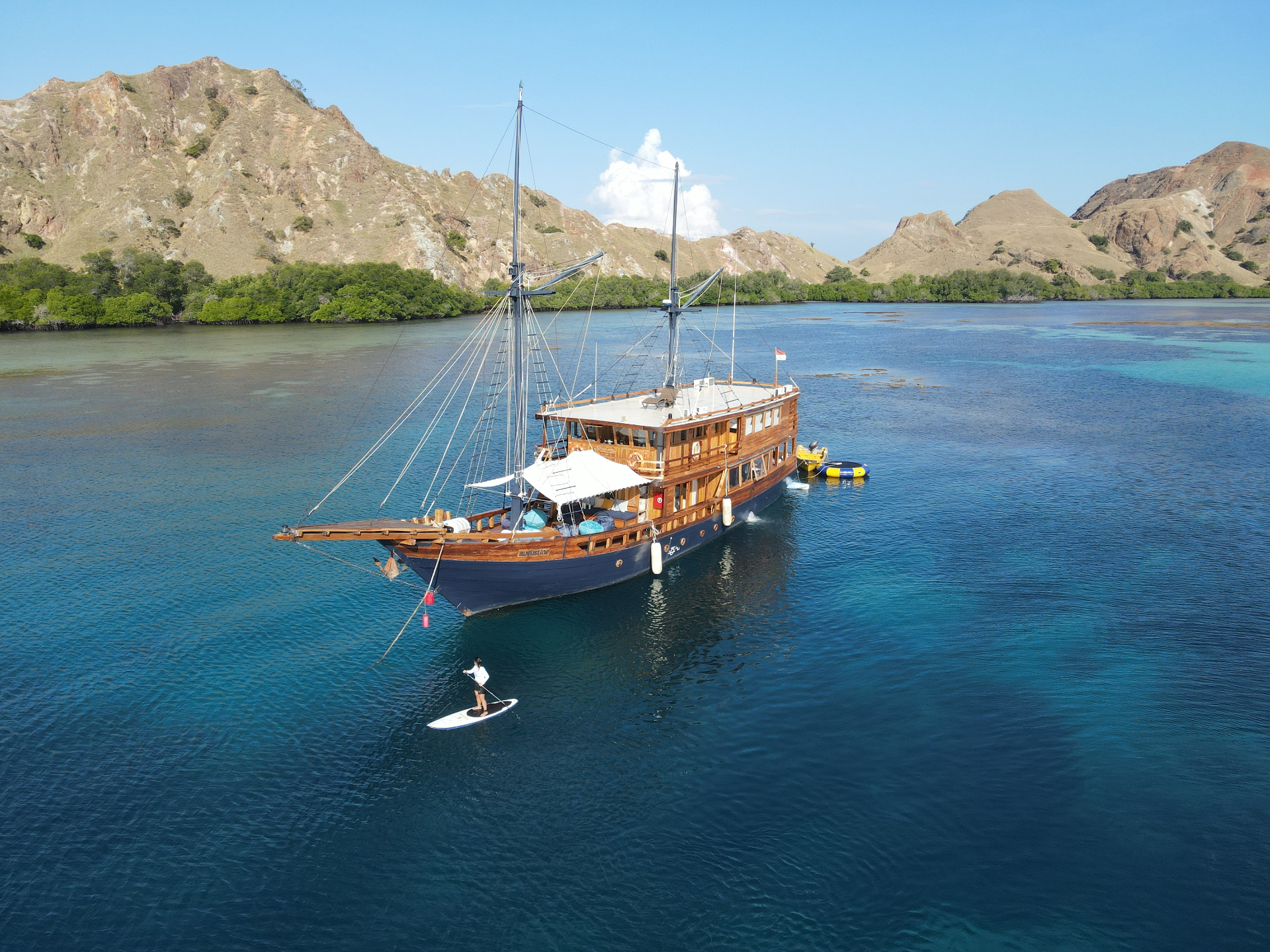Augustine Phinisi yacht at Manta Point Komodo