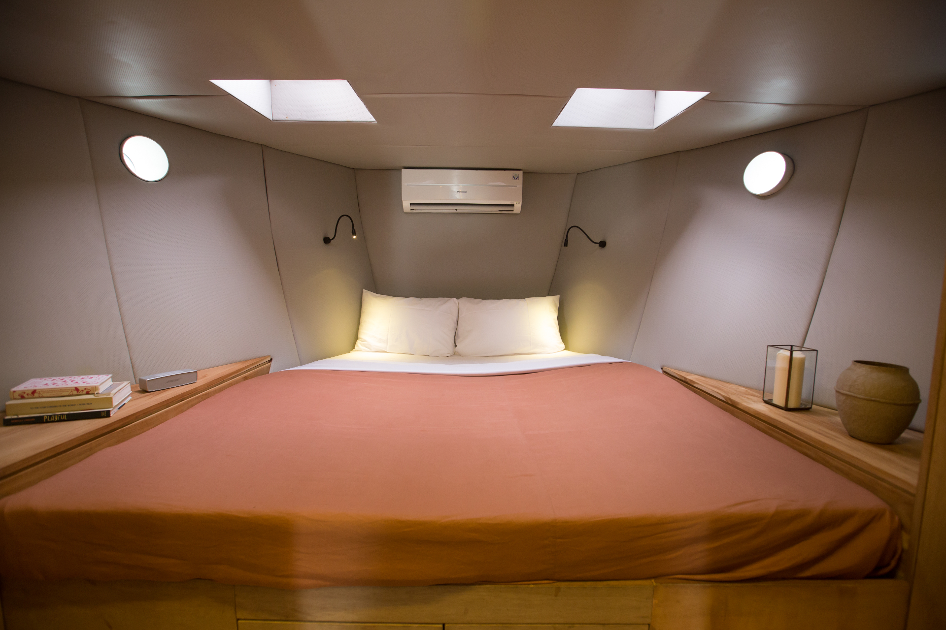 Splendour private yacht charter in Komodo