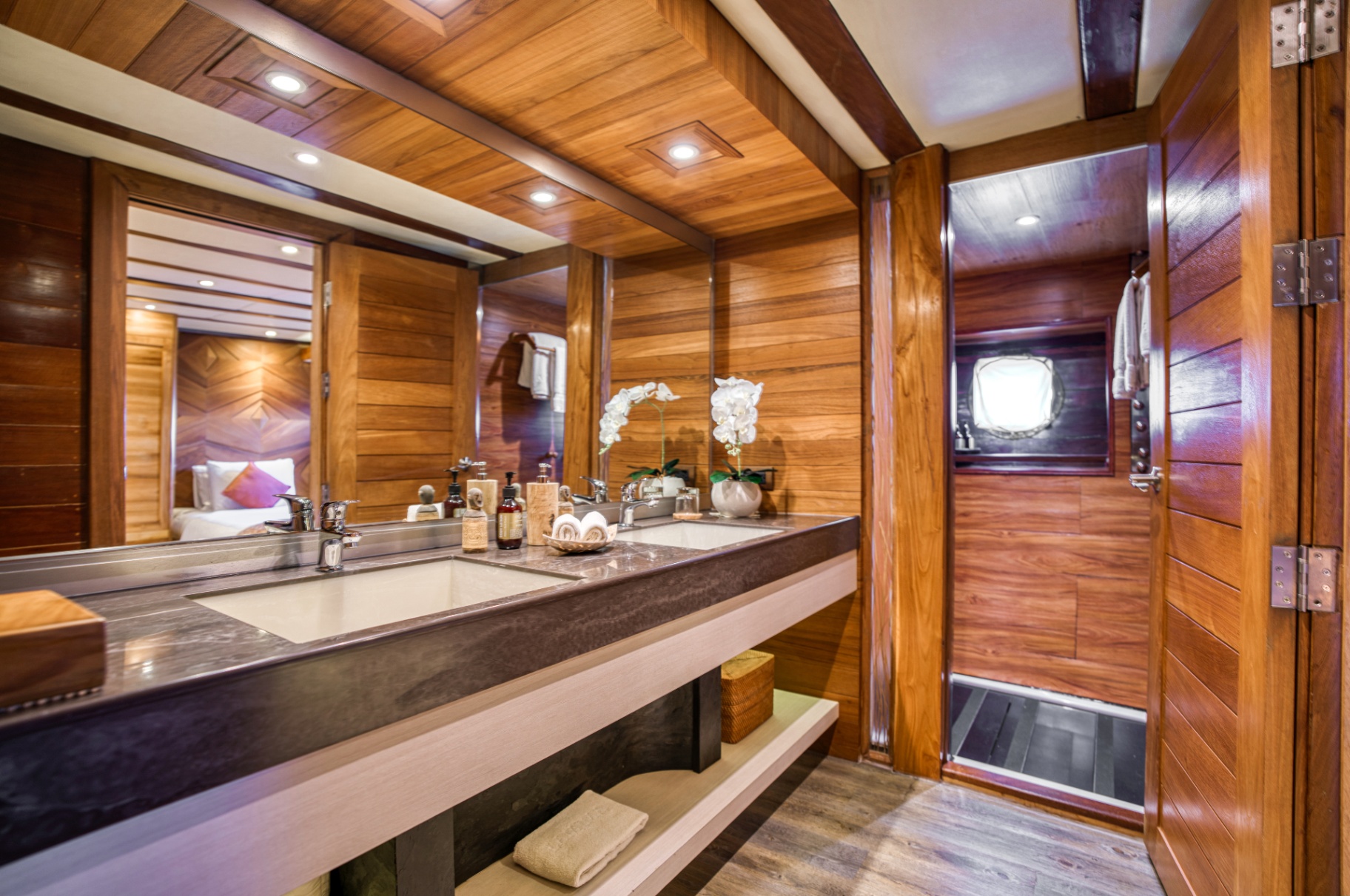 Lamima cabin for Komodo yacht charter