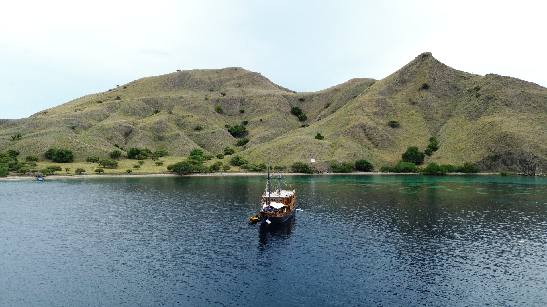 Augustine Phinisi yacht from Labuan Bajo, Flores