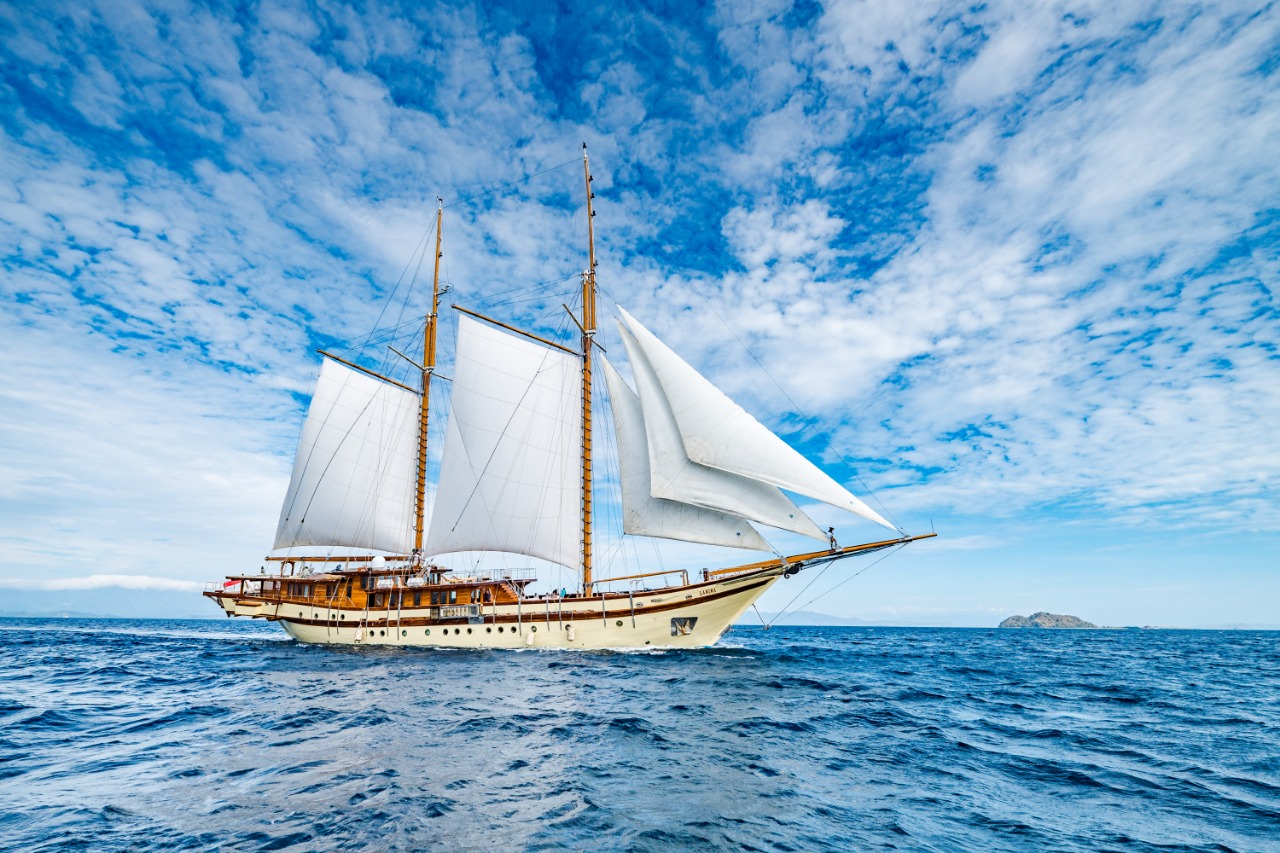 Lamima phinisi yacht near Padar Island