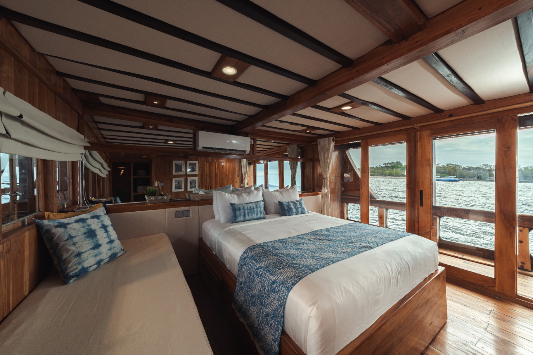 Augustine Phinisi deck on private yacht in Komodo National Park