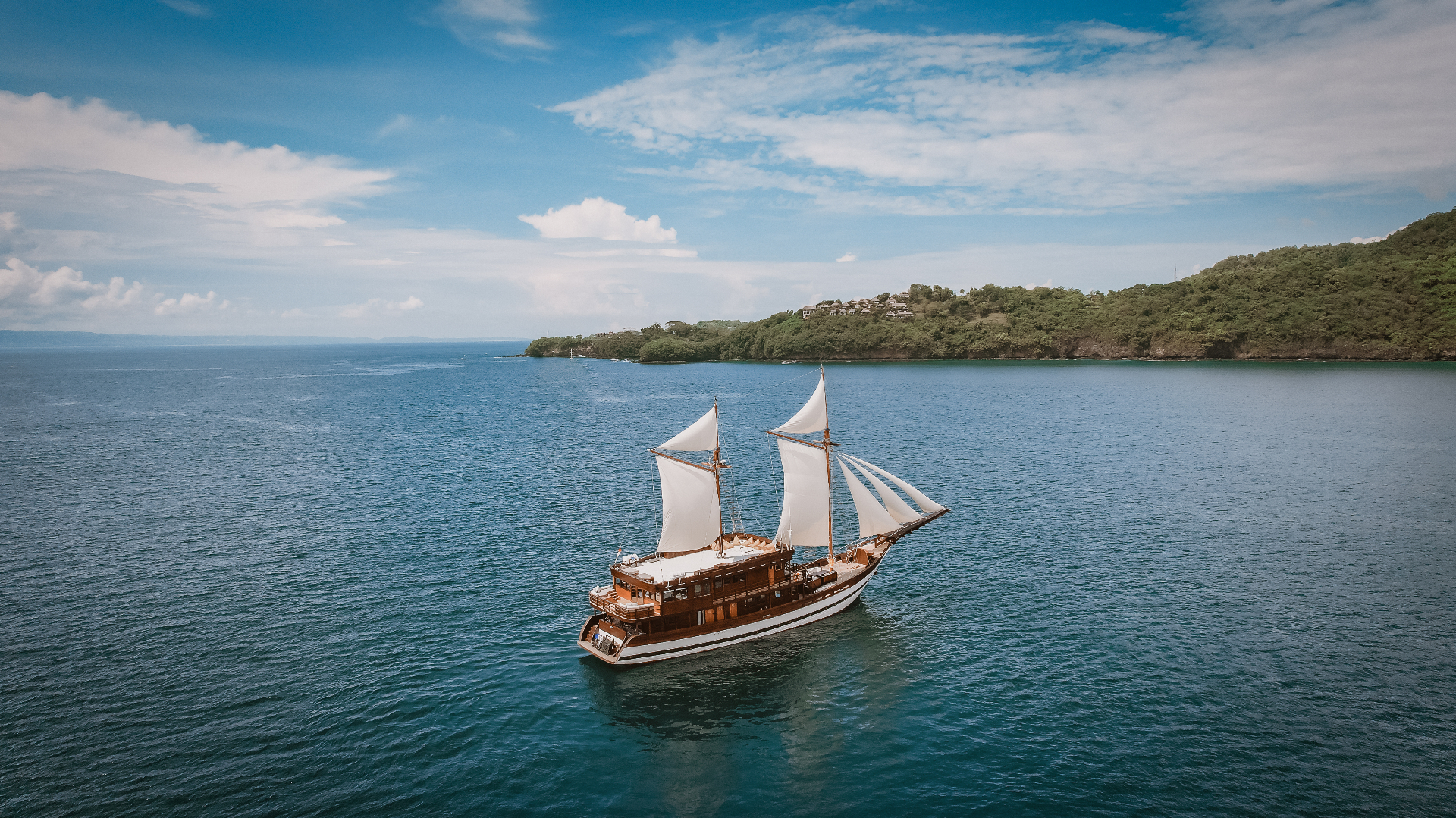 Samsara Samudra yacht at Manta Point Komodo