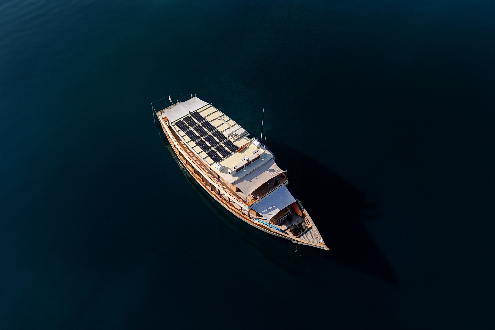 Mischief private yacht charter in Komodo — photo 33