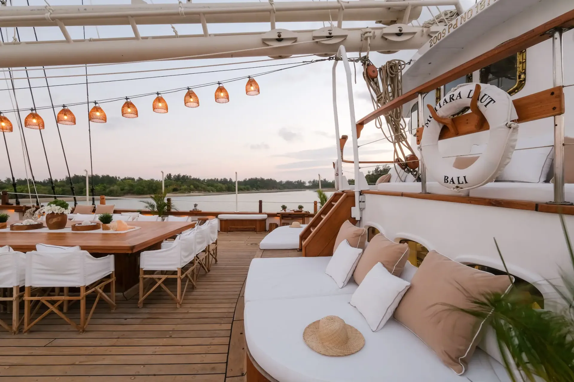 Mutiara Laut — Luxury Yacht yacht in Komodo