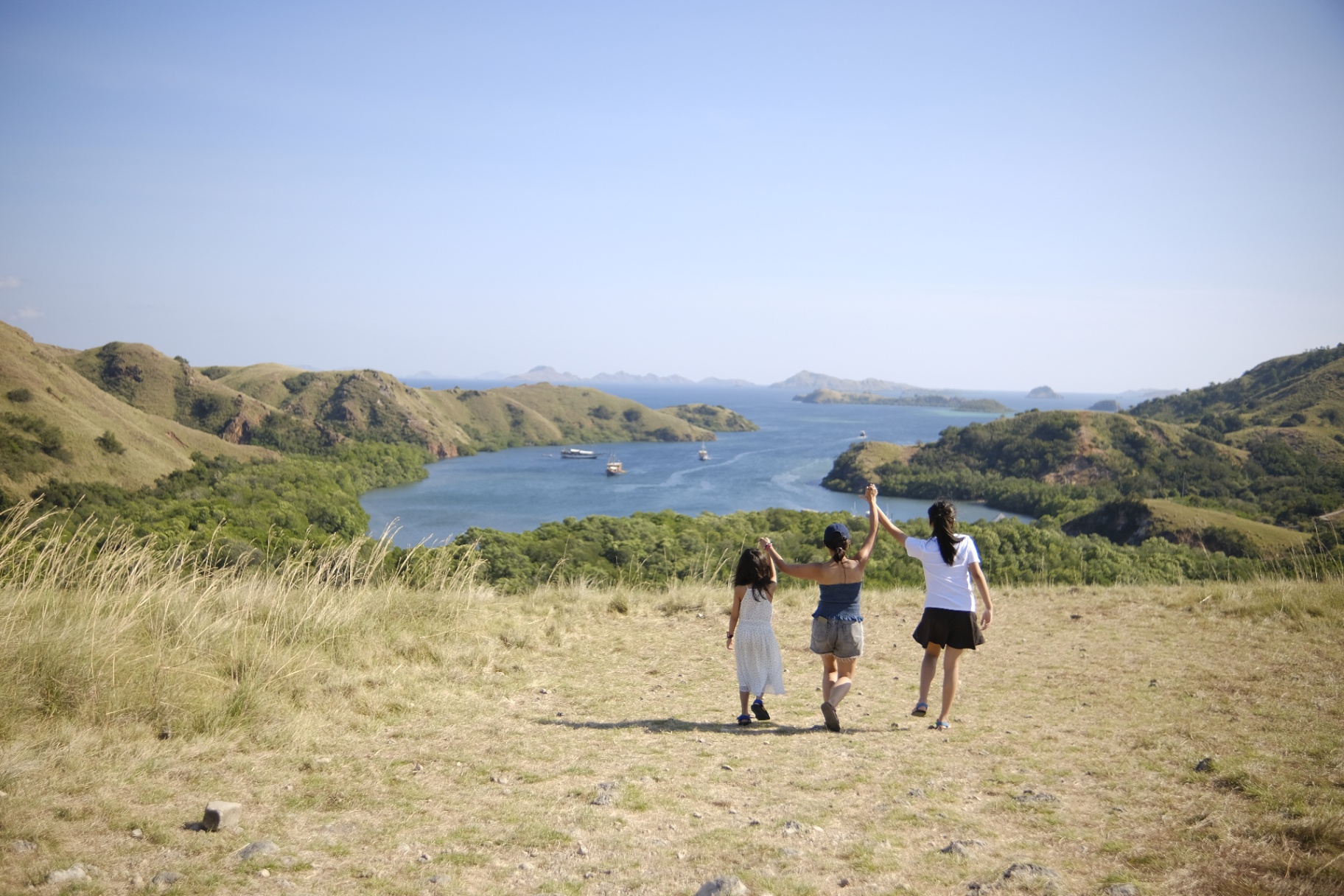 Augustine Phinisi private yacht charter in Komodo